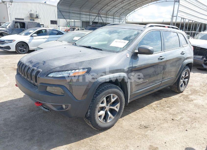 Photo 2 of 2018 Jeep Cherokee TRAILHAWK 4X4 (VIN 1C4PJMBX6JD525765)