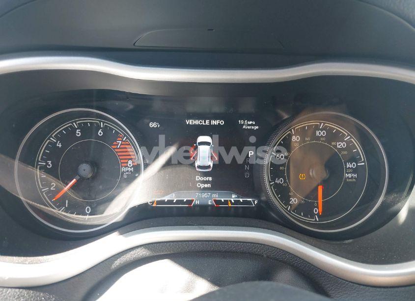 Photo 7 of 2018 Jeep Cherokee TRAILHAWK 4X4 (VIN 1C4PJMBX6JD525765)