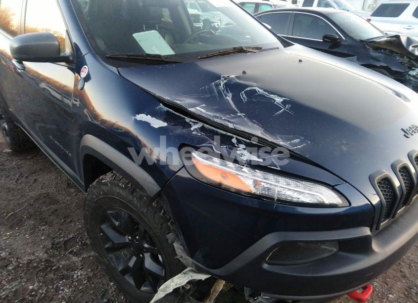 Photo 6 of 2018 Jeep Cherokee TRAILHAWK 4X4 (VIN 1C4PJMBX6JD563786)