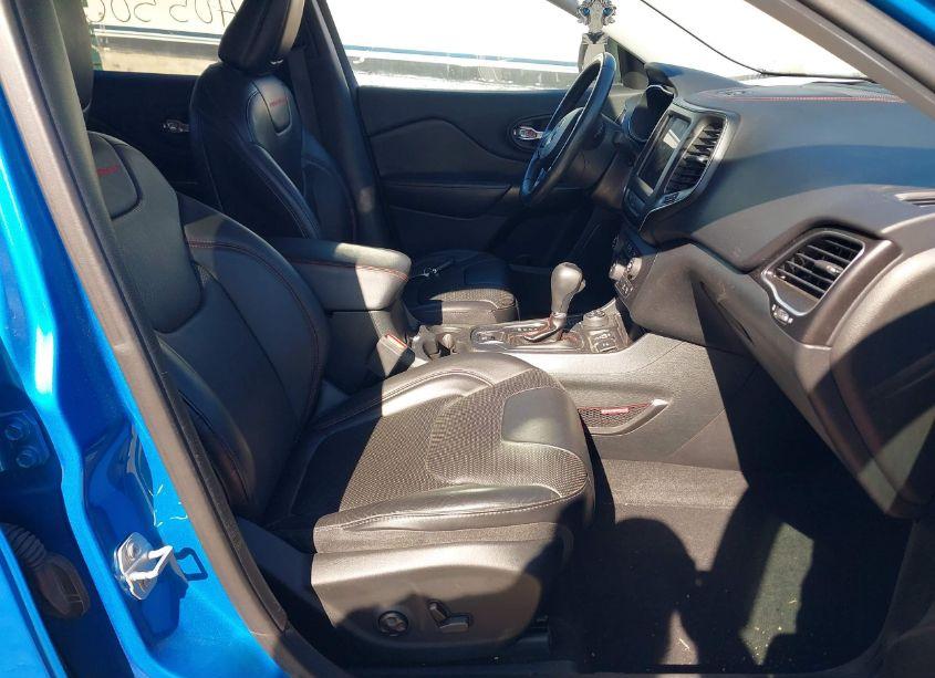 Photo 5 of 2019 Jeep Cherokee TRAILHAWK ELITE 4X4 (VIN 1C4PJMBX6KD351228)