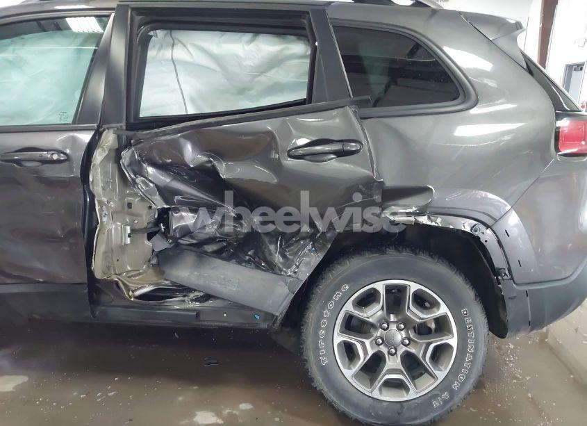 Photo 6 of 2020 Jeep Cherokee TRAILHAWK 4X4 (VIN 1C4PJMBX6LD651692)