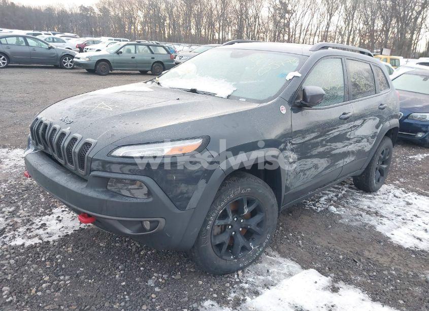 Photo 2 of 2018 Jeep Cherokee TRAILHAWK 4X4 (VIN 1C4PJMBX7JD603048)
