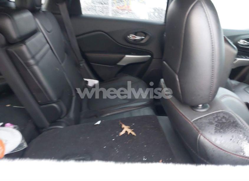 Photo 8 of 2018 Jeep Cherokee TRAILHAWK 4X4 (VIN 1C4PJMBX7JD603048)