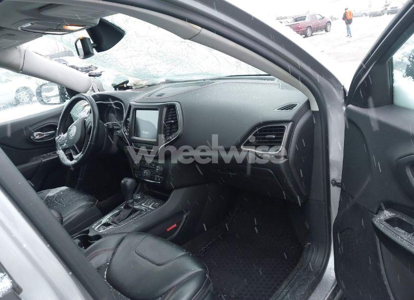 Photo 5 of 2019 Jeep Cherokee TRAILHAWK 4X4 (VIN 1C4PJMBX7KD118099)