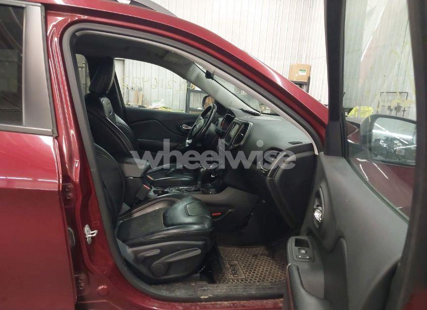 Photo 5 of 2019 Jeep Cherokee TRAILHAWK 4X4 (VIN 1C4PJMBX7KD200267)