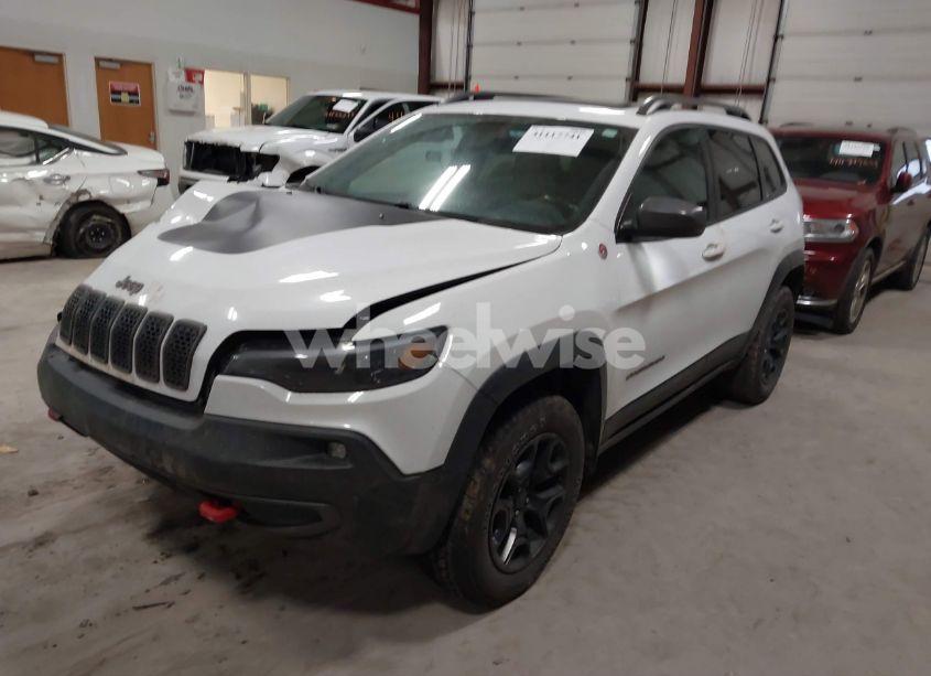 Photo 2 of 2019 Jeep Cherokee TRAILHAWK 4X4 (VIN 1C4PJMBX7KD256676)