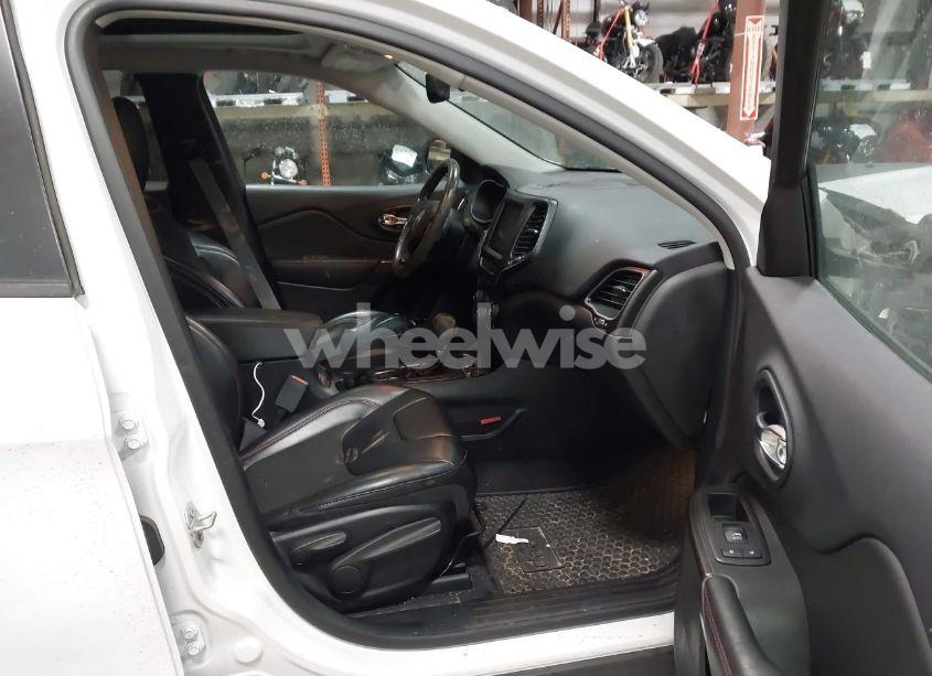 Photo 5 of 2019 Jeep Cherokee TRAILHAWK 4X4 (VIN 1C4PJMBX7KD256676)