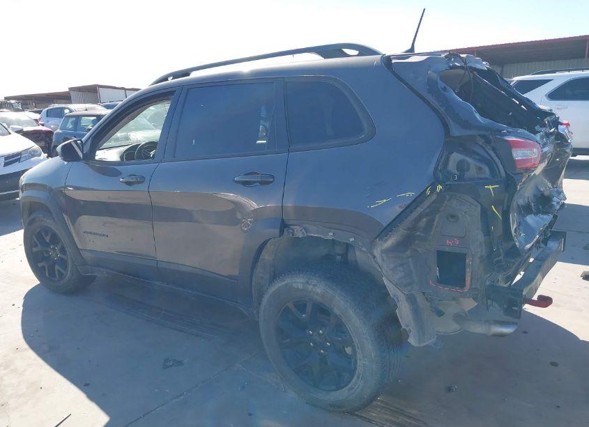 Photo 15 of 2018 Jeep Cherokee TRAILHAWK 4X4 (VIN 1C4PJMBX8JD520874)