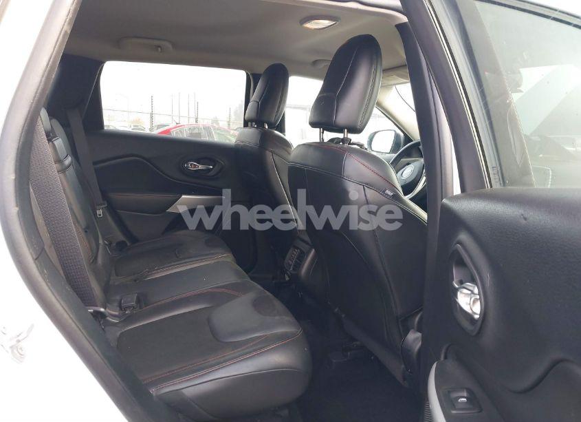 Photo 8 of 2018 Jeep Cherokee TRAILHAWK 4X4 (VIN 1C4PJMBX8JD525945)