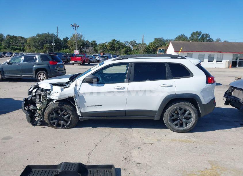 Photo 15 of 2018 Jeep Cherokee TRAILHAWK 4X4 (VIN 1C4PJMBX8JD562994)