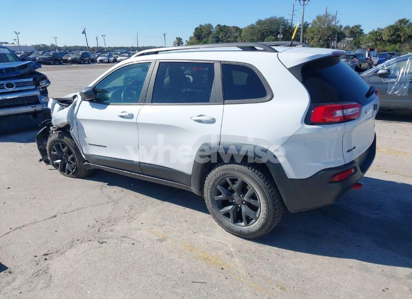 Photo 3 of 2018 Jeep Cherokee TRAILHAWK 4X4 (VIN 1C4PJMBX8JD562994)