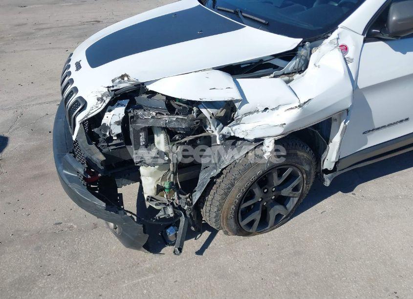 Photo 6 of 2018 Jeep Cherokee TRAILHAWK 4X4 (VIN 1C4PJMBX8JD562994)