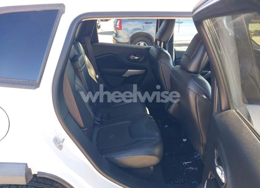 Photo 8 of 2018 Jeep Cherokee TRAILHAWK 4X4 (VIN 1C4PJMBX8JD562994)