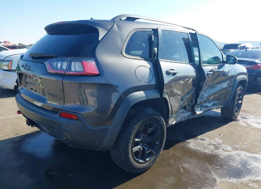 Photo 4 of 2019 Jeep Cherokee TRAILHAWK ELITE 4X4 (VIN 1C4PJMBX8KD189781)