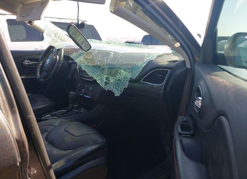 Photo 5 of 2019 Jeep Cherokee TRAILHAWK ELITE 4X4 (VIN 1C4PJMBX8KD189781)