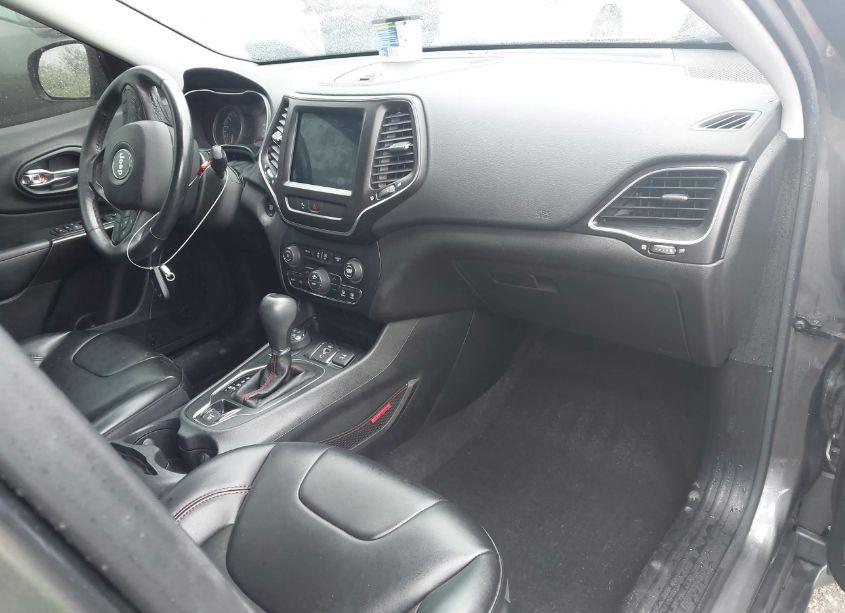 Photo 5 of 2019 Jeep Cherokee TRAILHAWK 4X4 (VIN 1C4PJMBX8KD335192)