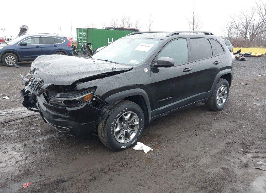 Photo 2 of 2019 Jeep Cherokee TRAILHAWK 4X4 (VIN 1C4PJMBX8KD440816)