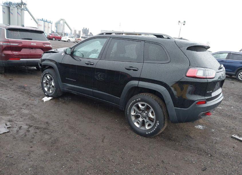 Photo 3 of 2019 Jeep Cherokee TRAILHAWK 4X4 (VIN 1C4PJMBX8KD440816)
