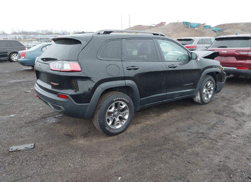 Photo 4 of 2019 Jeep Cherokee TRAILHAWK 4X4 (VIN 1C4PJMBX8KD440816)