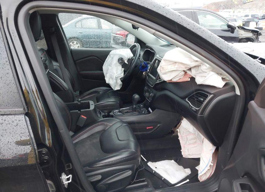 Photo 5 of 2019 Jeep Cherokee TRAILHAWK 4X4 (VIN 1C4PJMBX8KD440816)