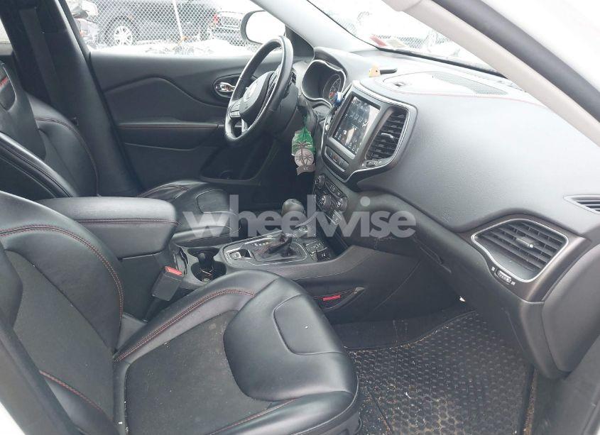 Photo 5 of 2021 Jeep Cherokee TRAILHAWK 4X4 (VIN 1C4PJMBX8MD111326)