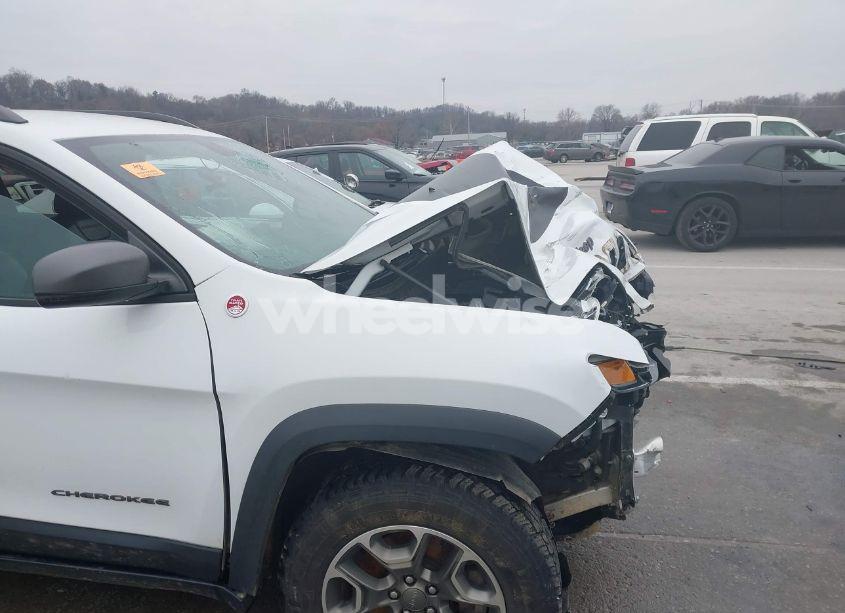 Photo 13 of 2020 Jeep Cherokee TRAILHAWK 4X4 (VIN 1C4PJMBX9LD529182)