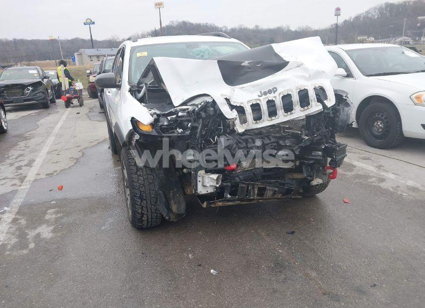 Photo 6 of 2020 Jeep Cherokee TRAILHAWK 4X4 (VIN 1C4PJMBX9LD529182)