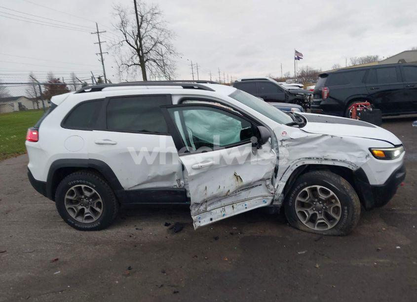 Photo 13 of 2021 Jeep Cherokee TRAILHAWK 4X4 (VIN 1C4PJMBXXMD247313)