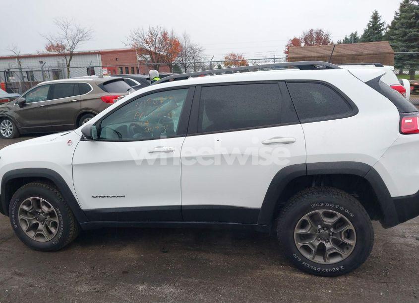Photo 14 of 2021 Jeep Cherokee TRAILHAWK 4X4 (VIN 1C4PJMBXXMD247313)