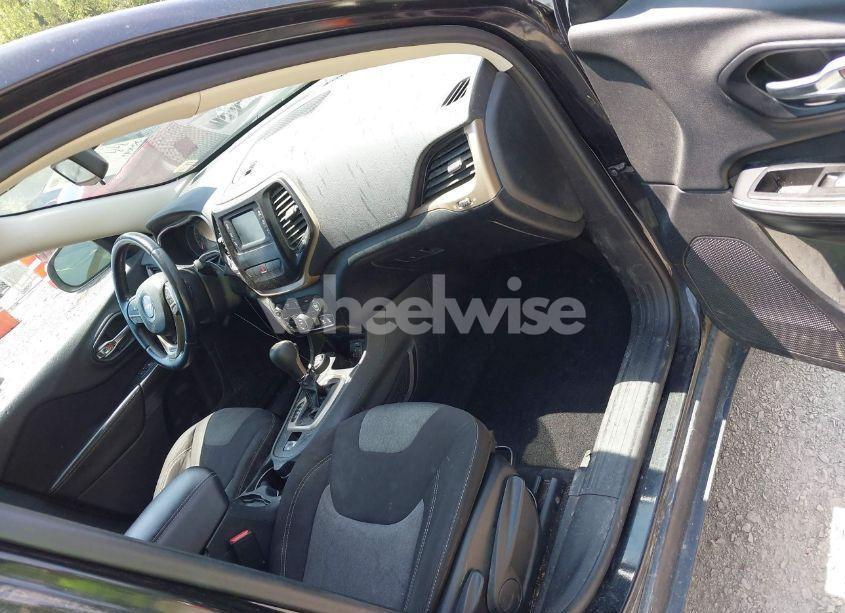 Photo 5 of 2014 Jeep Cherokee LATITUDE (VIN 1C4PJMCB0EW172484)