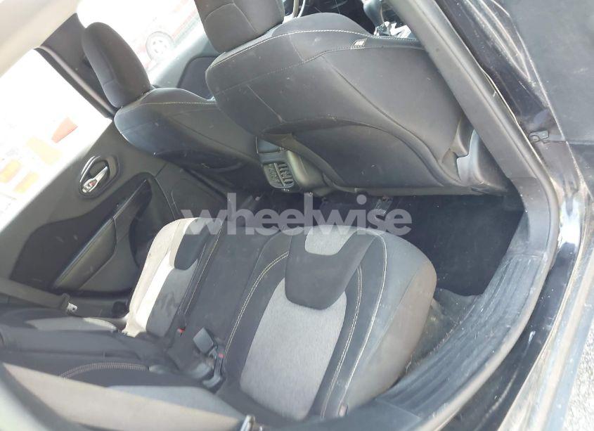 Photo 8 of 2014 Jeep Cherokee LATITUDE (VIN 1C4PJMCB0EW172484)