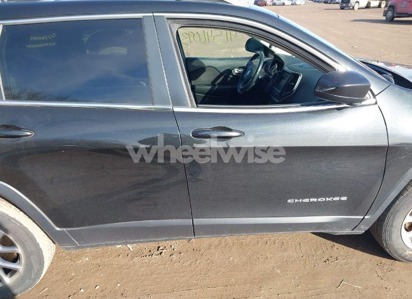 Photo 13 of 2014 Jeep Cherokee LATITUDE (VIN 1C4PJMCB0EW185929)