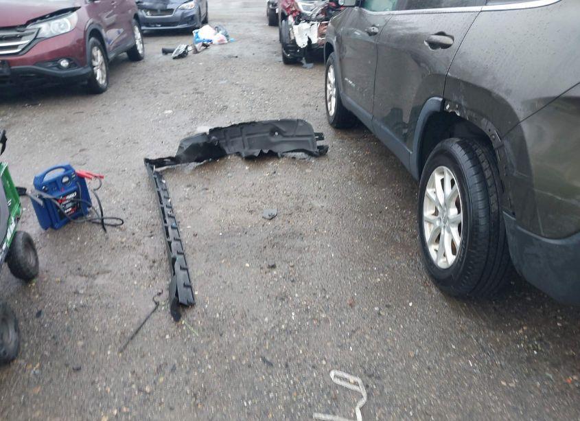 Photo 12 of 2014 Jeep Cherokee LATITUDE (VIN 1C4PJMCB0EW191391)