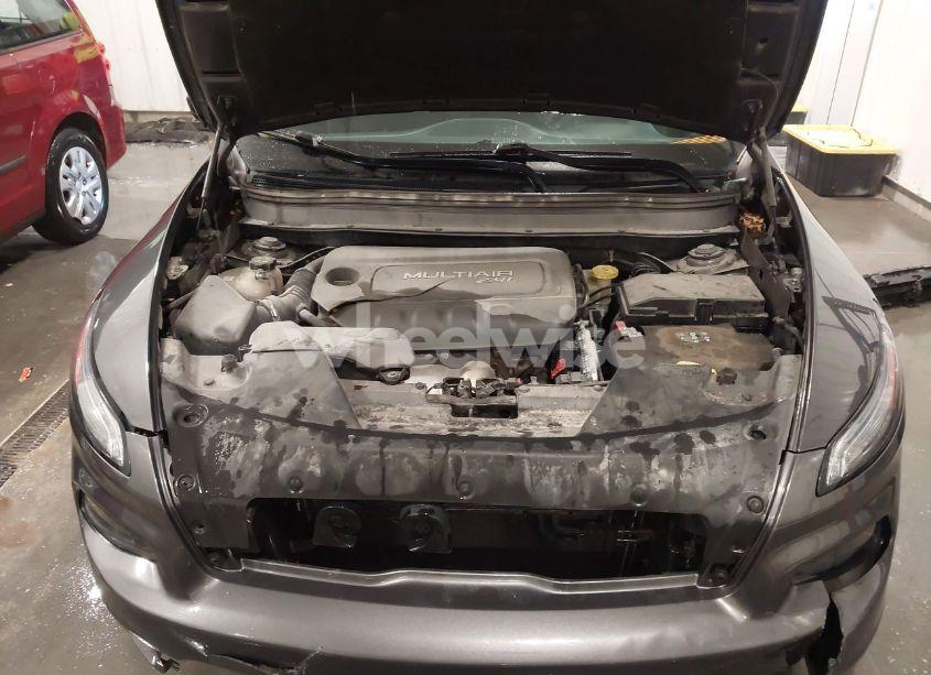 Photo 10 of 2014 Jeep Cherokee LATITUDE (VIN 1C4PJMCB0EW227760)