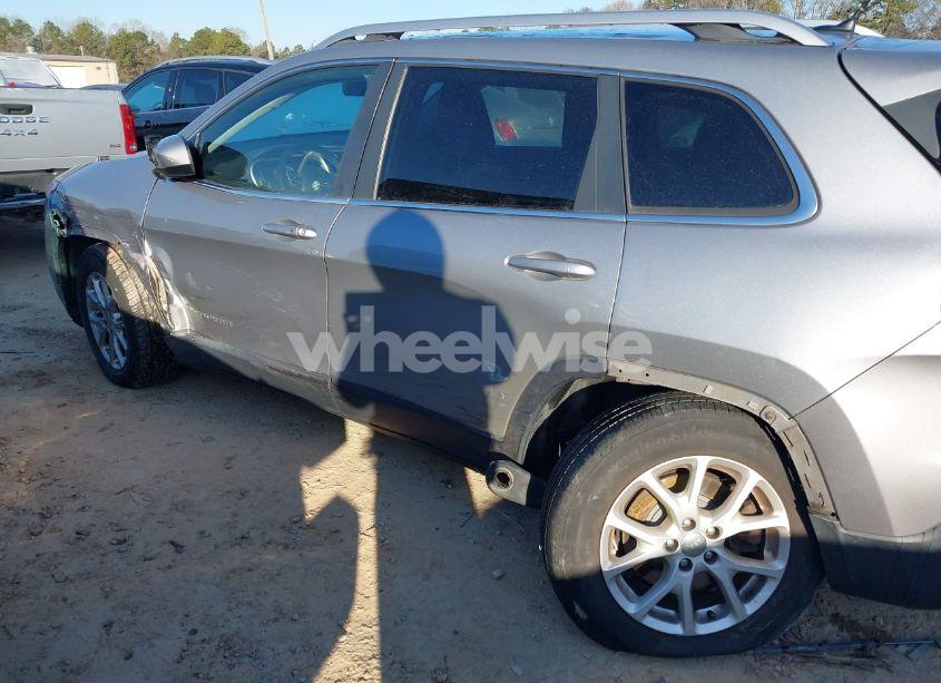 Photo 6 of 2014 Jeep Cherokee LATITUDE (VIN 1C4PJMCB0EW282001)