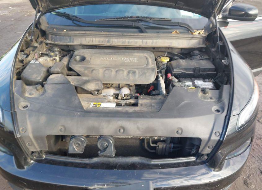 Photo 10 of 2015 Jeep Cherokee LATITUDE (VIN 1C4PJMCB0FW525064)