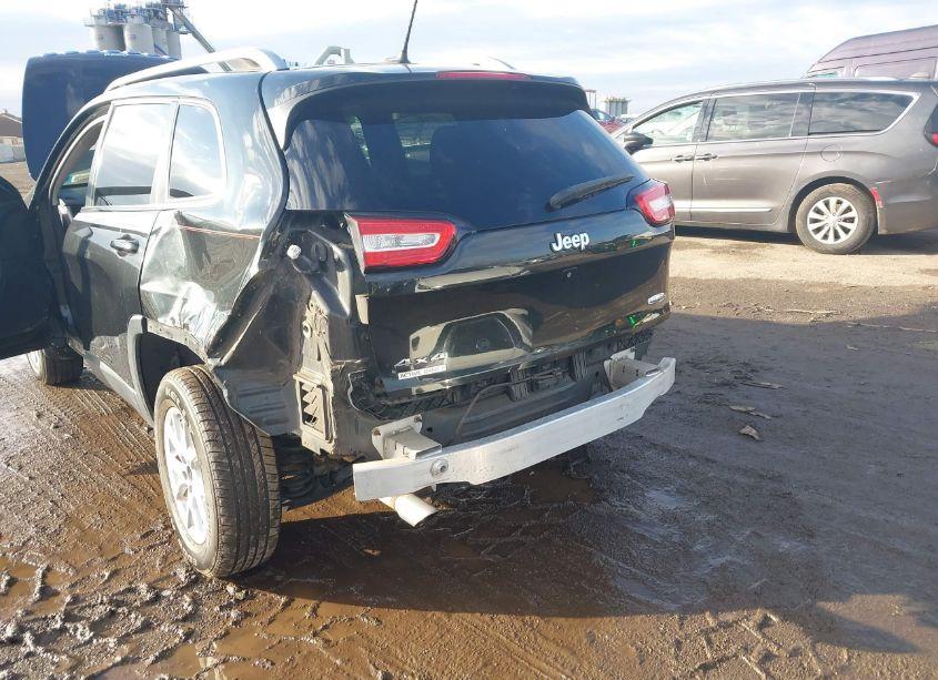 Photo 6 of 2015 Jeep Cherokee LATITUDE (VIN 1C4PJMCB0FW525064)