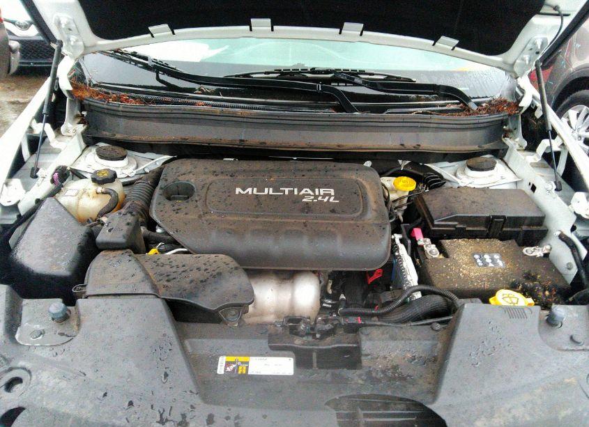 Photo 10 of 2015 Jeep Cherokee LATITUDE (VIN 1C4PJMCB0FW699443)