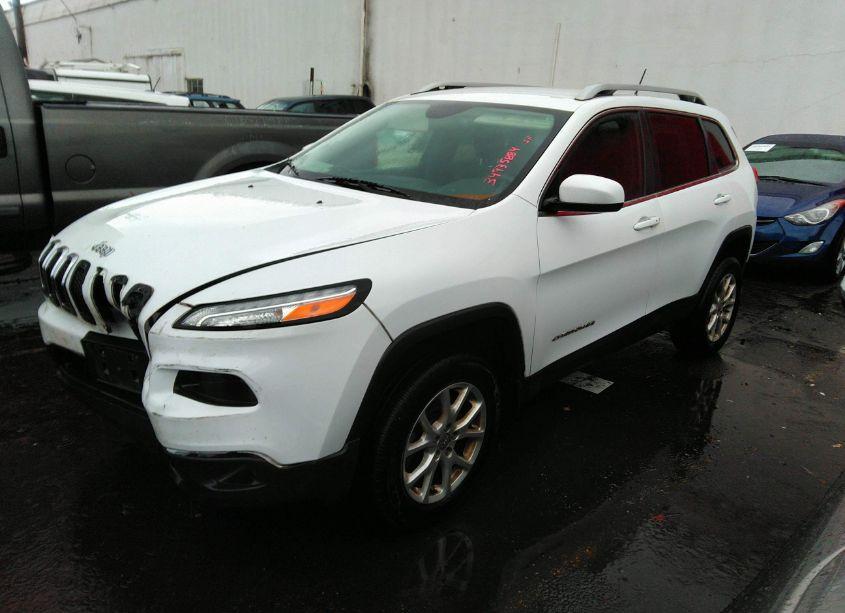 Photo 2 of 2015 Jeep Cherokee LATITUDE (VIN 1C4PJMCB0FW699443)