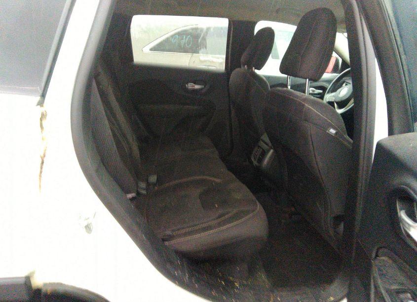 Photo 8 of 2015 Jeep Cherokee LATITUDE (VIN 1C4PJMCB0FW699443)