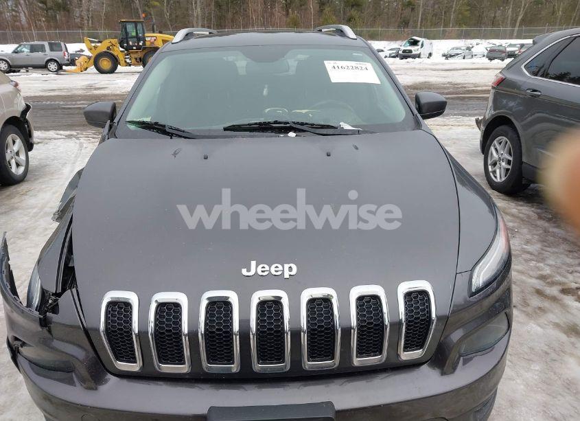 Photo 12 of 2015 Jeep Cherokee LATITUDE (VIN 1C4PJMCB0FW714667)