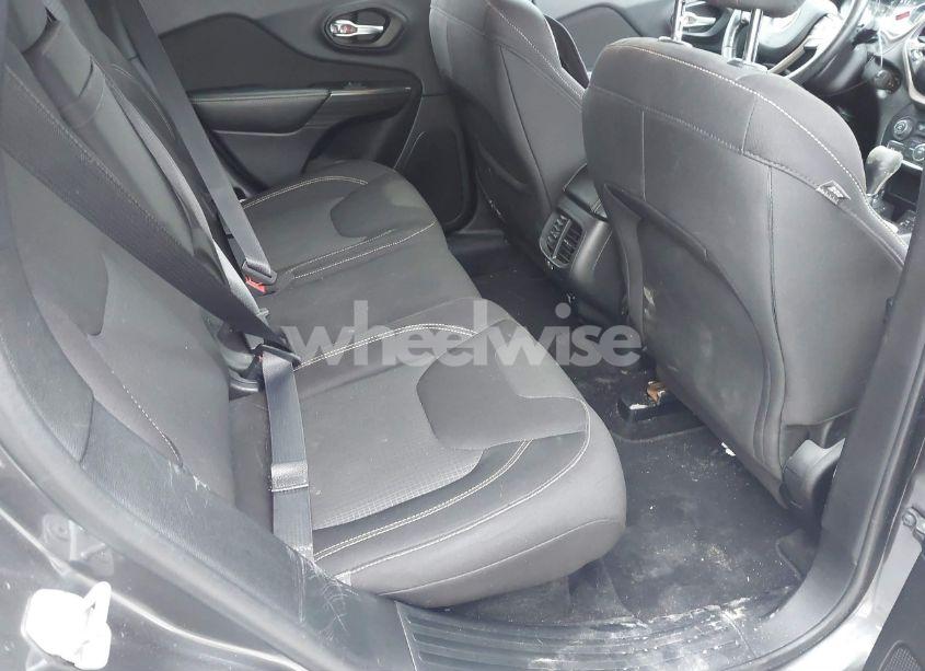 Photo 8 of 2015 Jeep Cherokee LATITUDE (VIN 1C4PJMCB0FW714667)