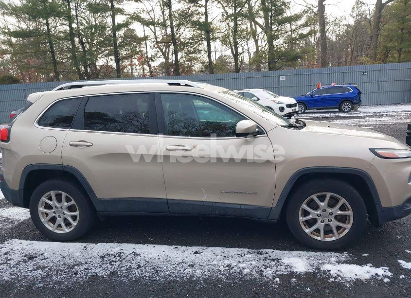 Photo 13 of 2015 Jeep Cherokee LATITUDE (VIN 1C4PJMCB0FW715172)
