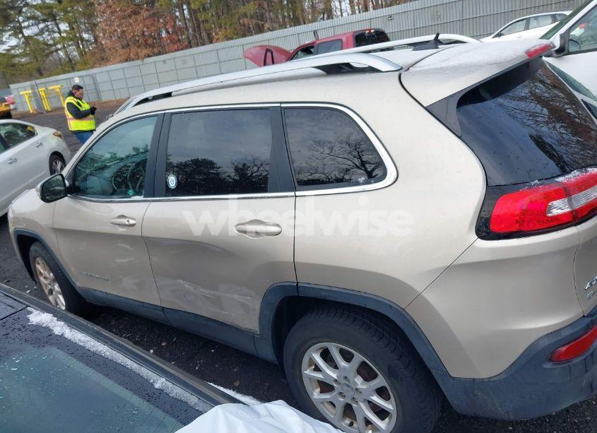Photo 14 of 2015 Jeep Cherokee LATITUDE (VIN 1C4PJMCB0FW715172)