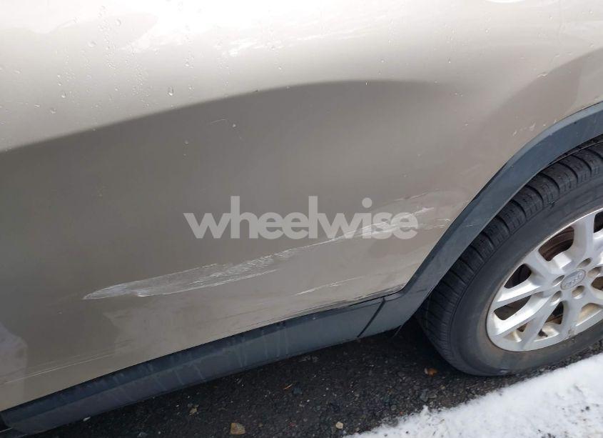 Photo 6 of 2015 Jeep Cherokee LATITUDE (VIN 1C4PJMCB0FW715172)