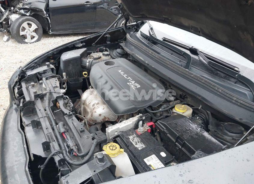 Photo 10 of 2015 Jeep Cherokee LATITUDE (VIN 1C4PJMCB0FW743912)