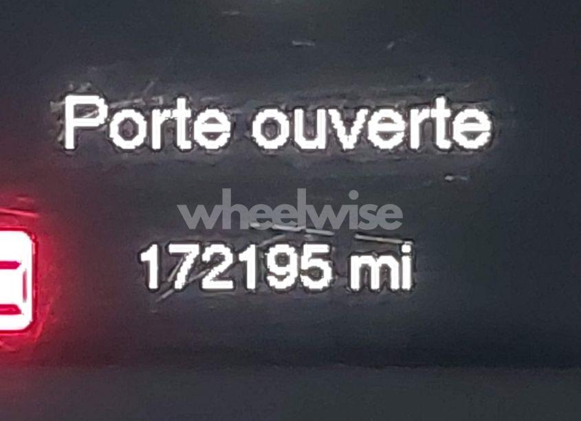 Photo 16 of 2015 Jeep Cherokee LATITUDE (VIN 1C4PJMCB0FW743912)