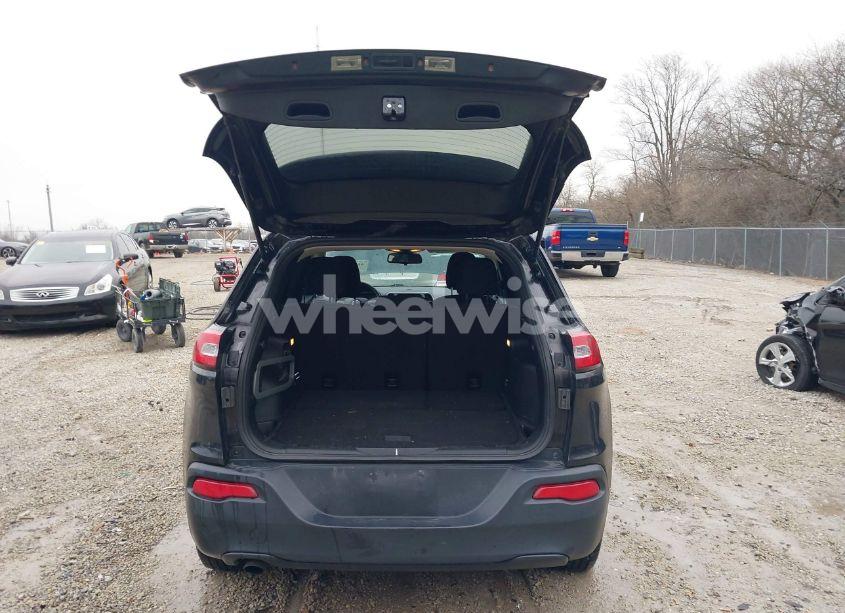 Photo 17 of 2015 Jeep Cherokee LATITUDE (VIN 1C4PJMCB0FW743912)
