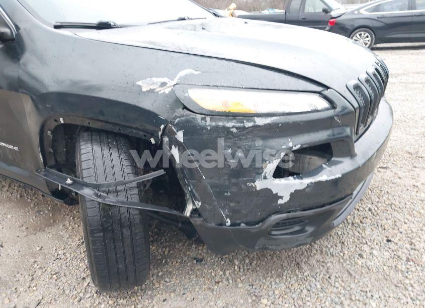 Photo 6 of 2015 Jeep Cherokee LATITUDE (VIN 1C4PJMCB0FW743912)