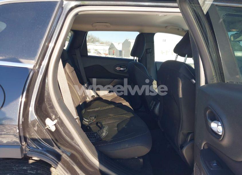 Photo 8 of 2015 Jeep Cherokee LATITUDE (VIN 1C4PJMCB0FW743912)